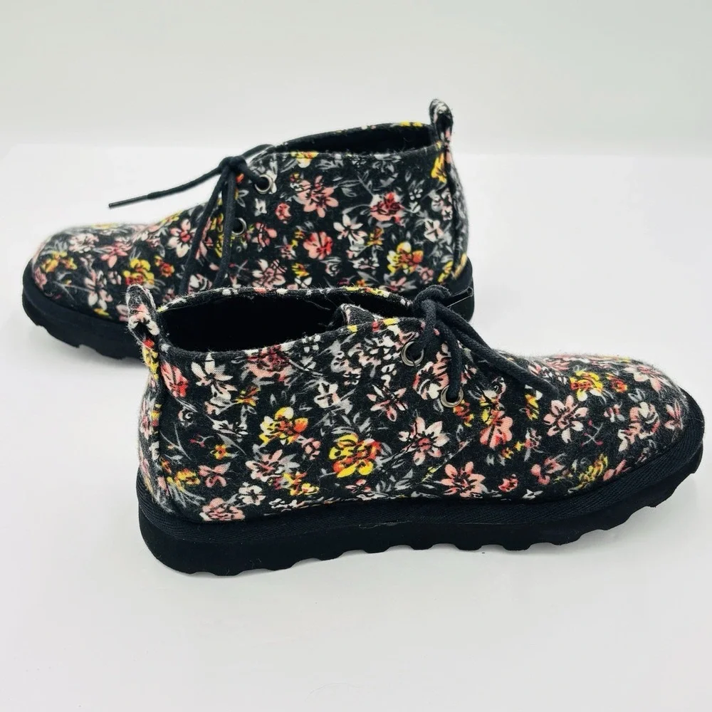 BEARPAW Skye Youth Black Floral Chukka Booties Soft Canvas Size 13 Girls